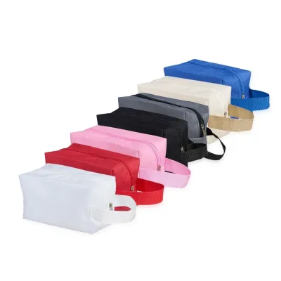Nécessaire confeccionada em nylon 600 com alça de mão.