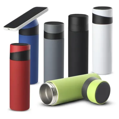 Garrafa térmica em aço inox com parede dupla 400 ml. Tampa rosqueável com apoio para celular.