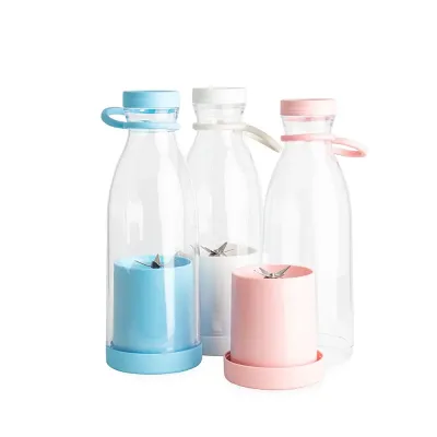 Experimente a praticidade do nosso liquidificador portátil e sem fio! Com capacidade de 380ml, el...