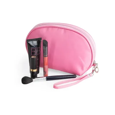 Nécessaire de nylon resistente à água, acompanha alça de transporte.