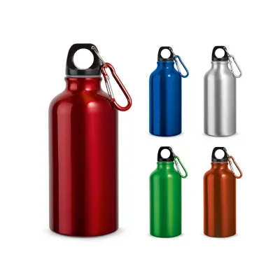 Squeeze esportiva em alumínio com acabamento metálico brilhante, com mosquetão para facilitar o t...