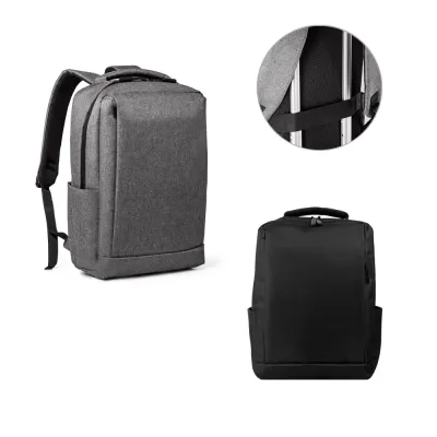 Mochila para notebook em 300D com 1 compartimento principal com 2 bolsos forrados para computador...