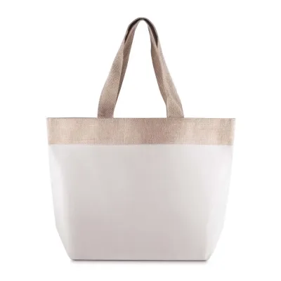 Sacola em Algodão Cru 220g/m² com detalhe em Juta. Alça com altura de 24 cm, ideal para transporte.