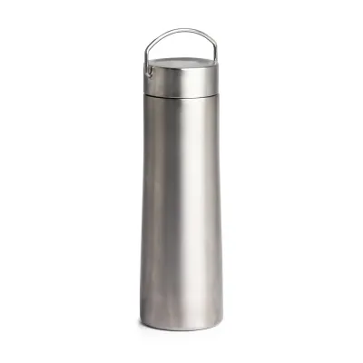 Garrafa térmica 760ml em inox. Tampa com alça para transporte.