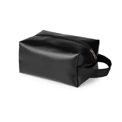Necessaire com alça em material sintético na cor preta. Tipo de gravação: Gravação em Silkscreen....