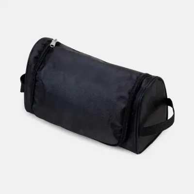 Confeccionada em microfibra preto, possui uma alça de mão nas duas laterais, três divisórias em t...