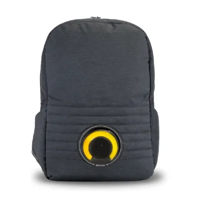 Mochila em poliéster com compartimento para notebook. Ela possui uma caixa de som com Led de 3 Wa...