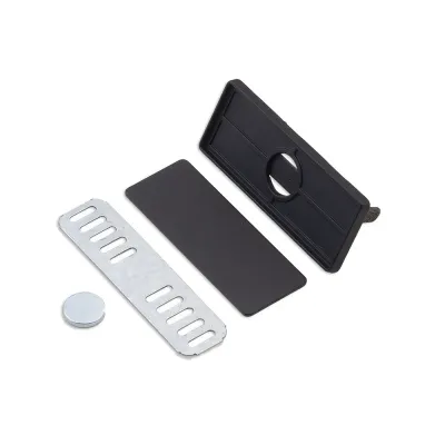 Placa de metal imantada preta p/ mochila. Com tamanho 5x2cm ela se faz ideal para fixação em moch...