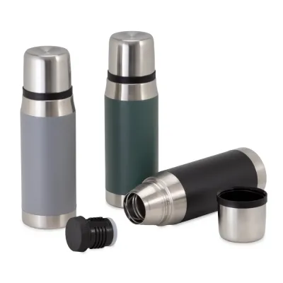 Garrafa térmica 500ml feita em aço inoxidável 304.