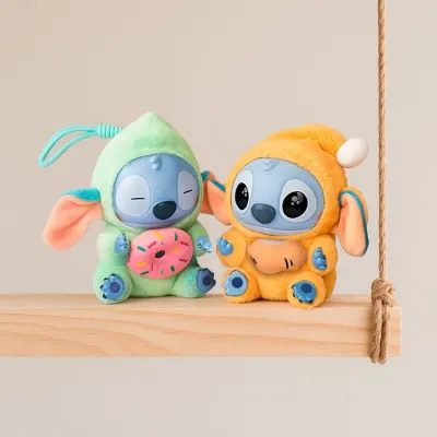 Chaveiro feito em pelúcia e detalhes em plástico. Com design inspirado em desenho animado, possui...