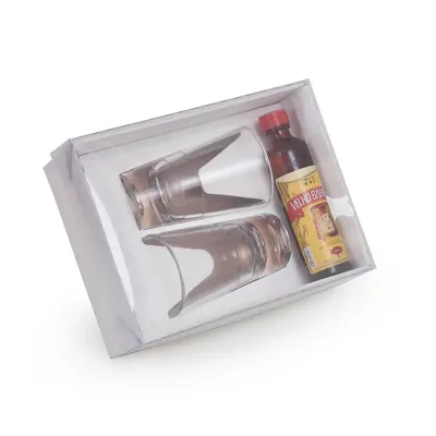 Kit cachaça Personalizado com copos de vidro