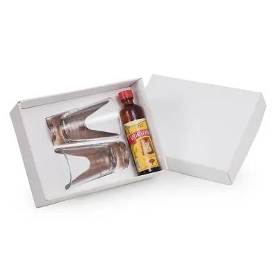 Kit cachaça Personalizado com copos de vidro