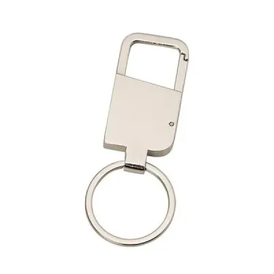 Chaveiro em metal cromado com mosquetão