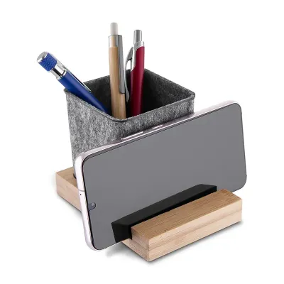 Porta-objetos e celular em feltro reciclado com detalhe em bambu