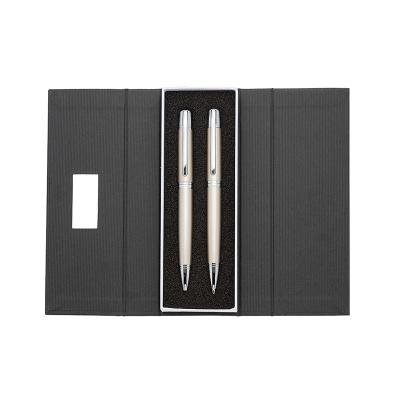 Conjunto de caneta e lápiseira é um acessório elegante e prático para escritórios, escolas ou até...