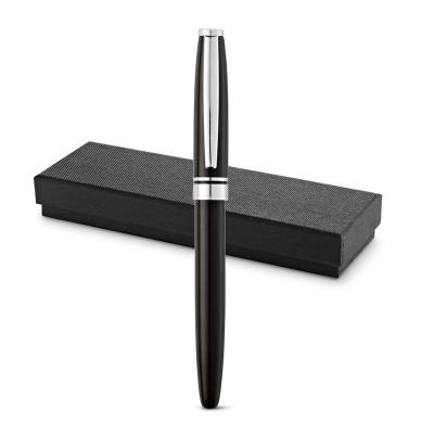 Caneta Roller em Metal com Clipe é uma escolha elegante e funcional para escrita diária. Com um c...