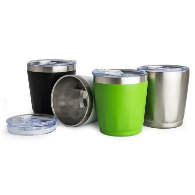 Copo térmico em inox com capacidade de 200ml e circunferência de 254mm, projetado para manter sua...