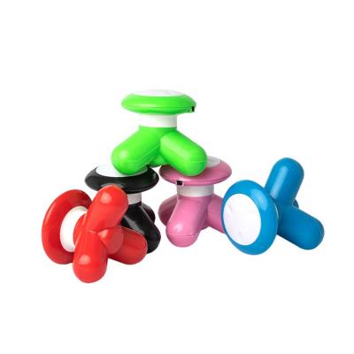 O massageador que alivia tensões musculares de forma eficiente e relaxante. Feito de plástico lev...