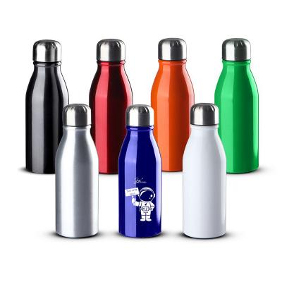 Garrafa de alumínio robusta com tampa em inox e anel de silicone para vedação, proporcionando seg...