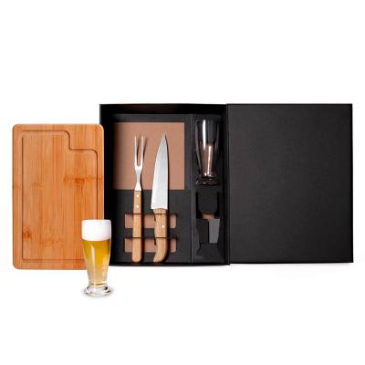 Kit para momentos especiais reúne praticidade e sofisticação em uma apresentação elegante. Conta ...