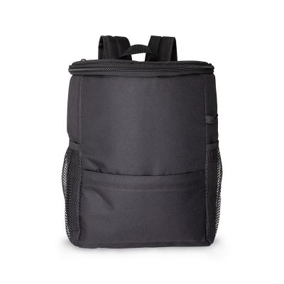 Mochila térmica 10L confeccionada em nylon, possui três compartimentos, sendo o principal térmico...