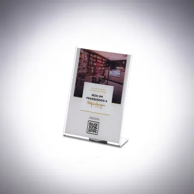 Display de acrílico personalizado em L