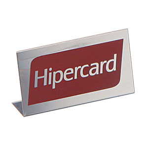 Display em aço escovado com gravação em baixo relevo.