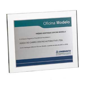 Placa de aço e acrílico, com impressão personalizada.