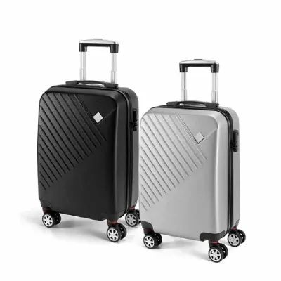 Mala de viagem executivo. ABS. Interior forrado, com divisória. 4 rodas duplas giratórias. Pega e...