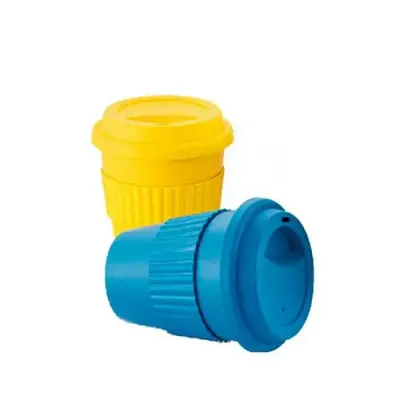 Copo de viagem. Fibra de bambu e PP. Capacidade: 380 ml. Food grade. 95 x 95 x 114 mm.