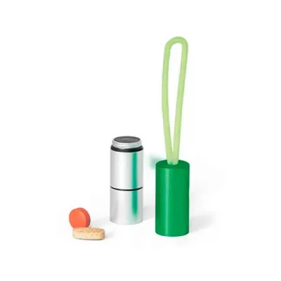 Chaveiro. Alumínio. Com 1 LED. Com porta comprimidos e fita em silicone. Incluso 3 pilhas LR44. ø...