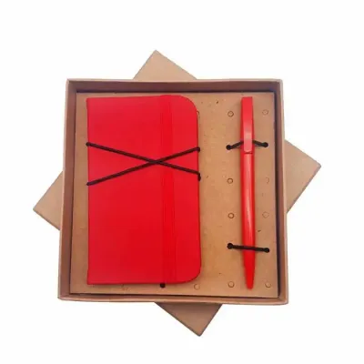 Kit com bloco de anotação e caneta em caixa kraft