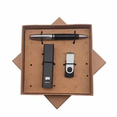 Kit com 3 peças com caneta, power bank e pen drive