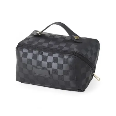 Nécessaire com zíper e sintético