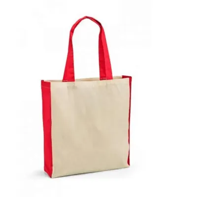 Sacola. 100% algodão: 140 g/m². Alças de 65 cm. 370 x 410 x 100 mm.