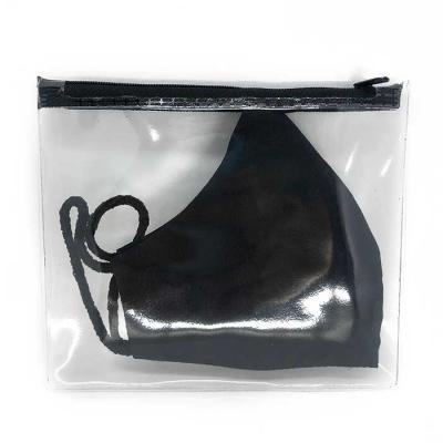 Kriart Brindes - Kit nécessaire confeccionada em PVC cristal eletrizado + máscara confeccionada em tricolina