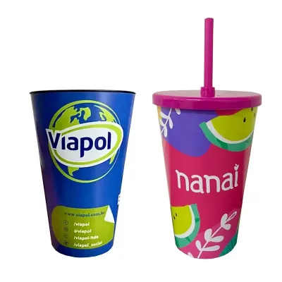 Copos personalizados com canudo