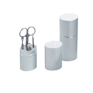 Kit manicure com estojo em alumínio.