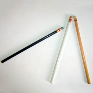 Lápis com borracha personalizado em diversas cores.