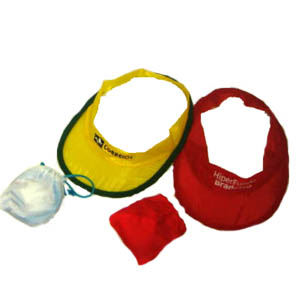 Viseira dobrável, confeccionada em nylon.