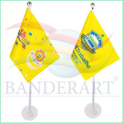 Bandeira com haste e ventosa