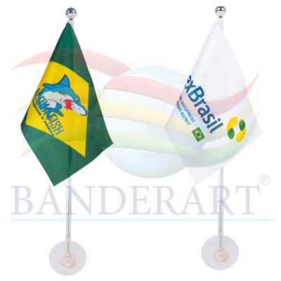 Bandeira com haste e ventosa