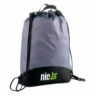 Mochila-Saco confeccionada em nylon 210 resinado.