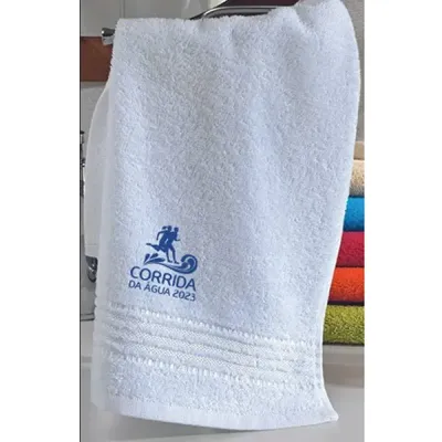 Toalha de banho bordada