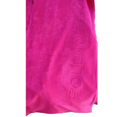 Toalha de banho rosa com relevo